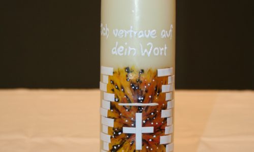 Kerze mit Fenster von St. Florian Riem